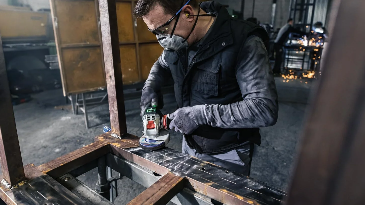 Bosch 1x Tarcza czyszcząca PRO Multi Material N377 i X-Lock (do Blachy stalowe, Stal, Ø 125 mm, Ziarnistość, Professional Akcesoria Mała szlifierka kątowa)