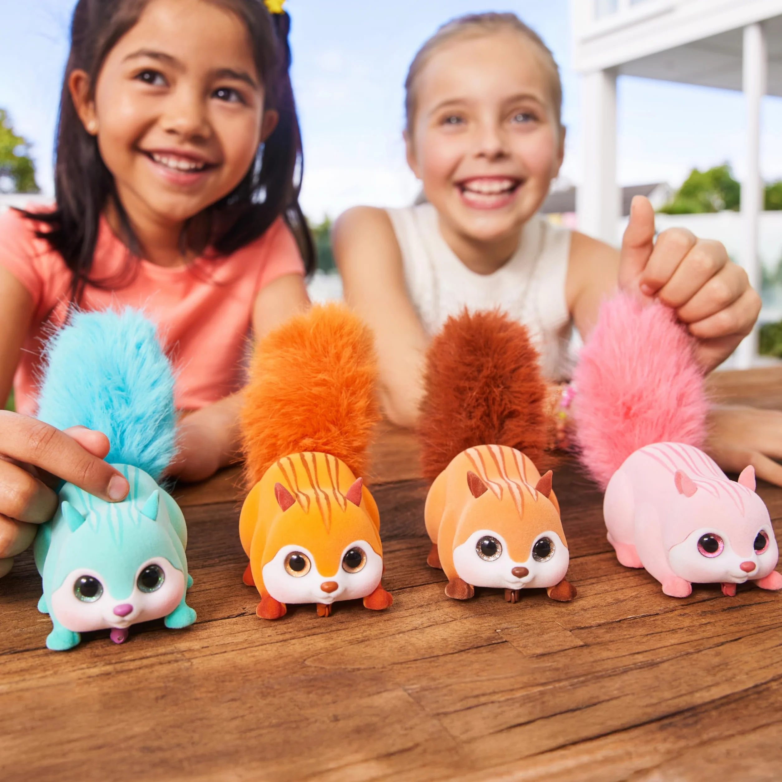 Pets Alive Scurry'n Squirrel Pink firmy ZURU – interaktywny robot zwierzak, ruchoma wiewiórka z realistycznymi mi i dźwiękami, od 2 lat