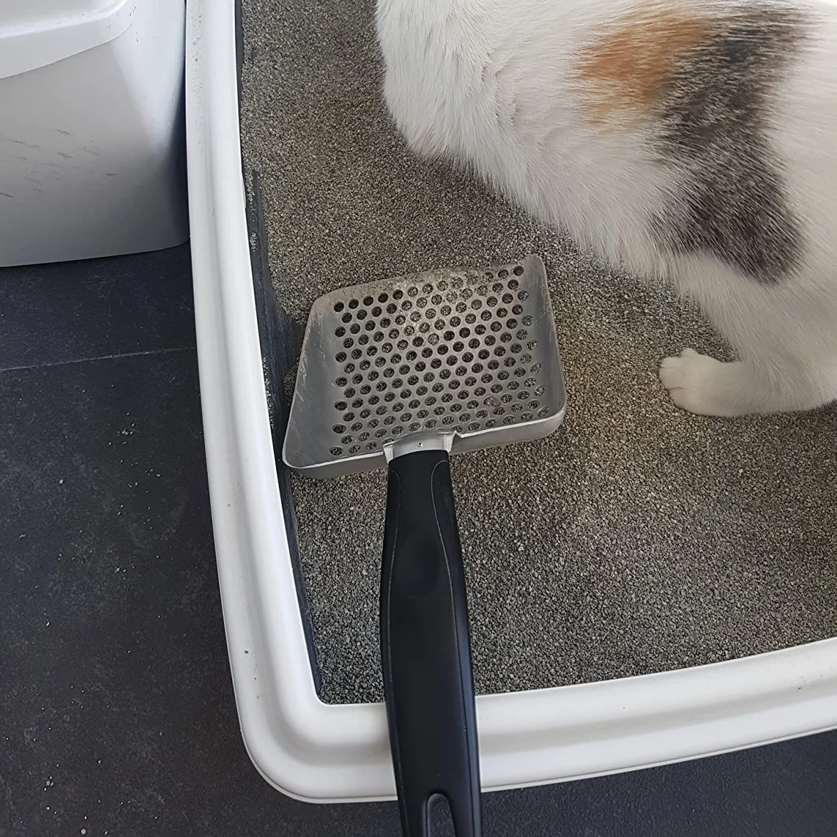 Metalowa łopatka przesiewacz do żwirku dla kota głęboka
