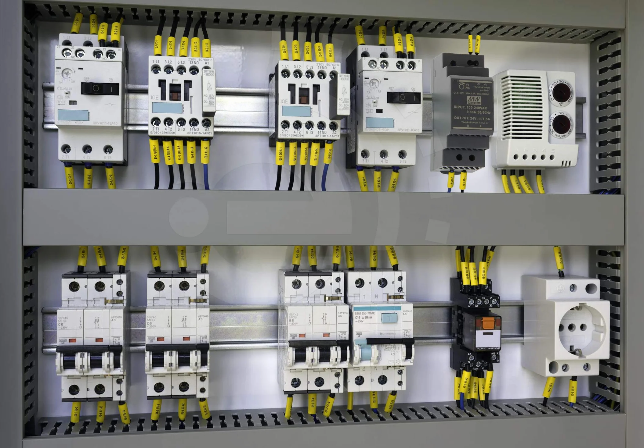 12 VDC | 4,5 A | 54 W | Mean Well HDR-60-12 zasilacz szynowy DIN-Rail
