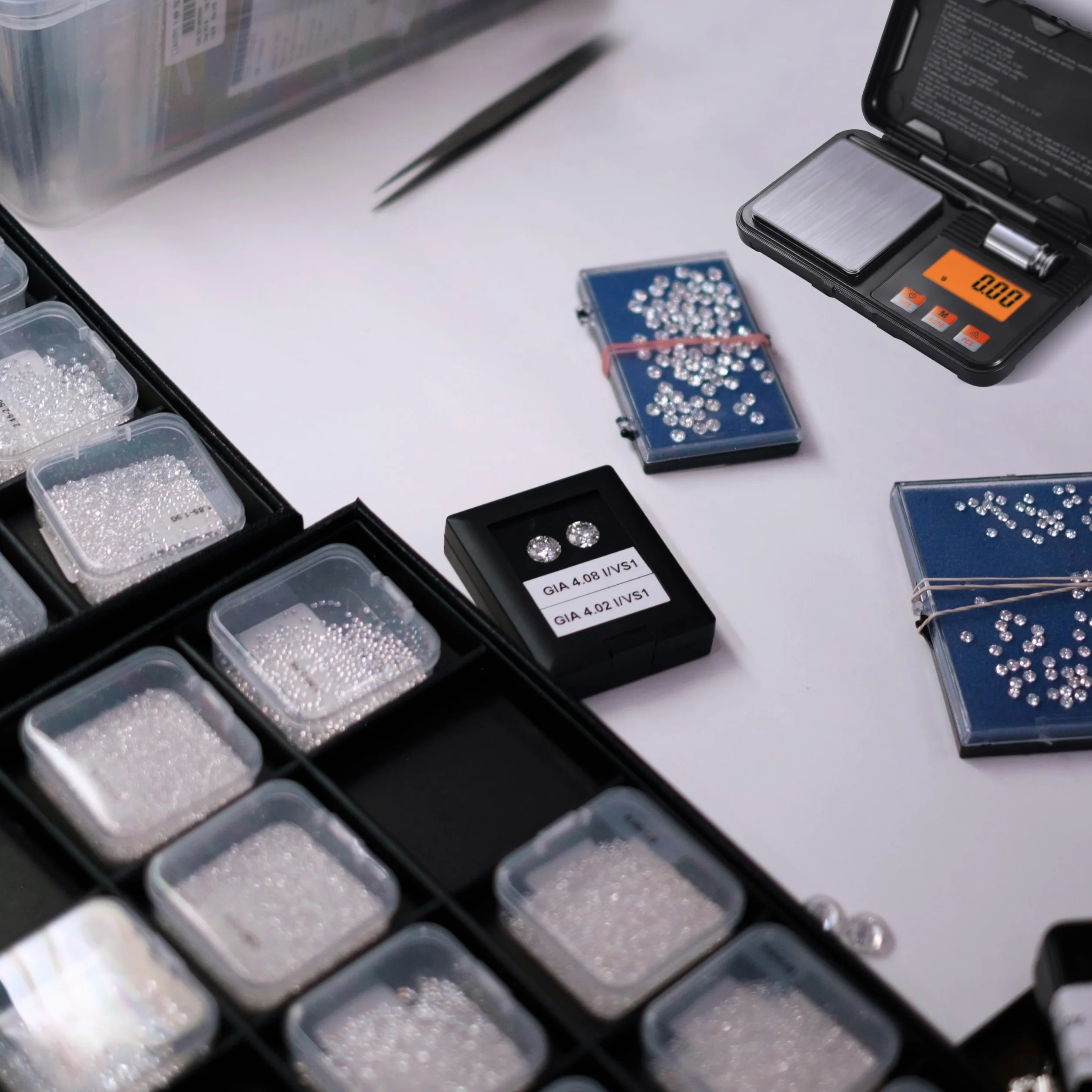 Retoo Cyfrowa waga precyzyjna, 200 g/0,01 g – kompaktowa waga gramowa z wyświetlaczem LCD, funkcją tary i wysoką dokładnością, idealna do biżuterii, kuchni, kawy, ziół, baterii w zestawie