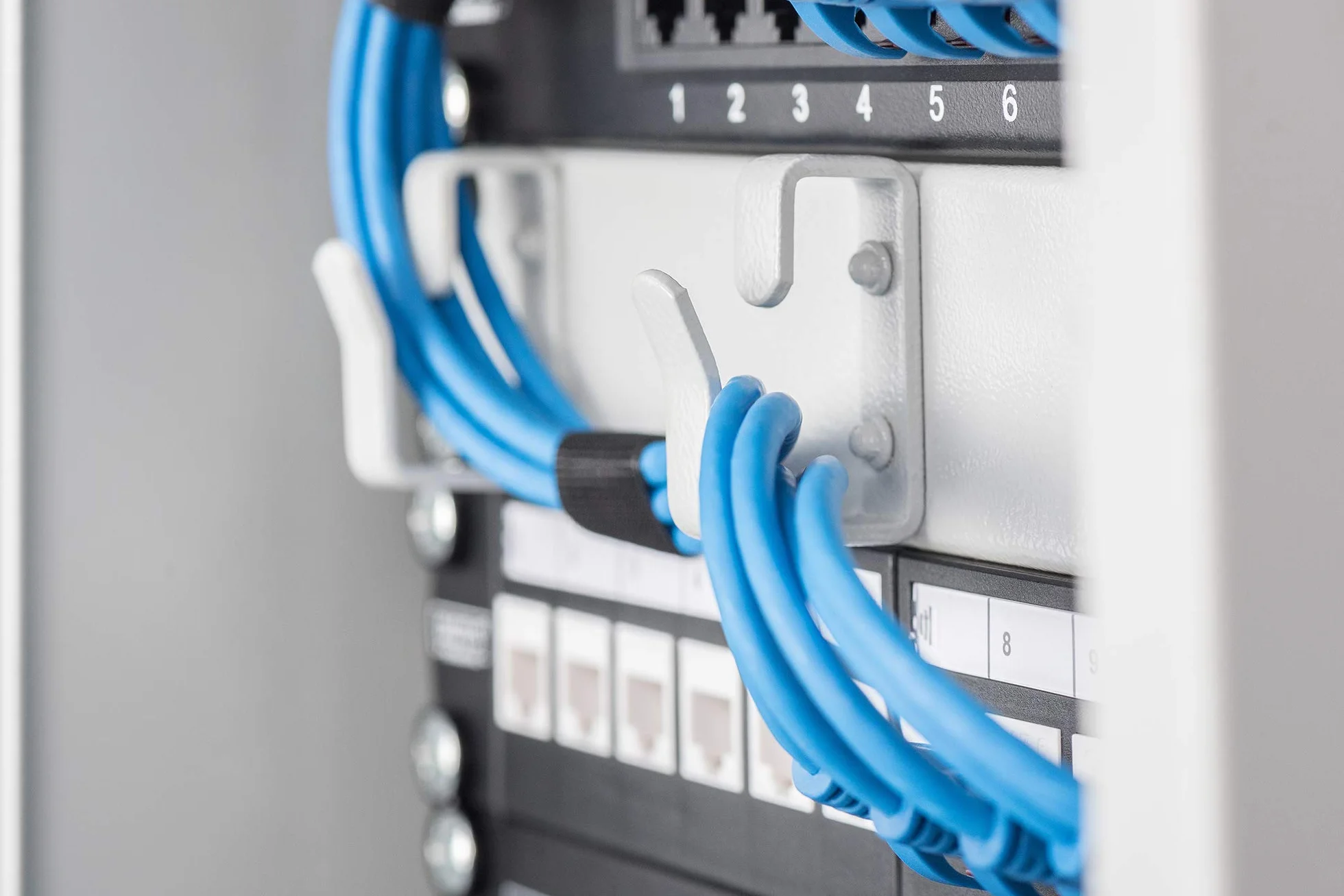 DIGITUS panel krosowy modułowy 12 portów 10-calowy 1U Keystone ekranowany czarny