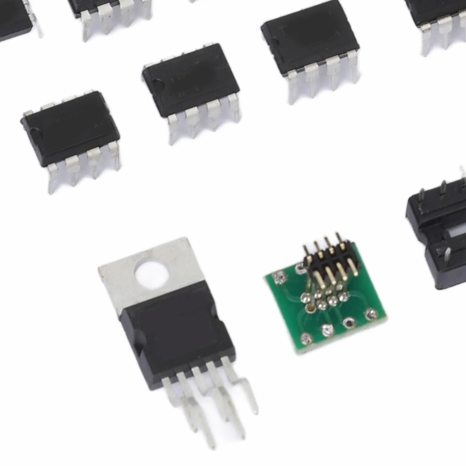 Zestaw Asortymentowy IC Opamp Oscillator – 150 szt. Zintegrowany Zestaw Układów Scalonych XL, Chipy i Gniazda do Sprzętu Elektronicznego