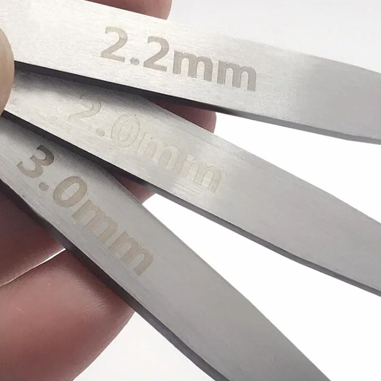 Szczelinomierz, 2mm 2.2mm 3.0mm szczelinomierz 3 ostrze grubość zaworu szczelina szczelinomierz metryczny pomiar regulacji linijka stalowe narzędzie pomiarowe