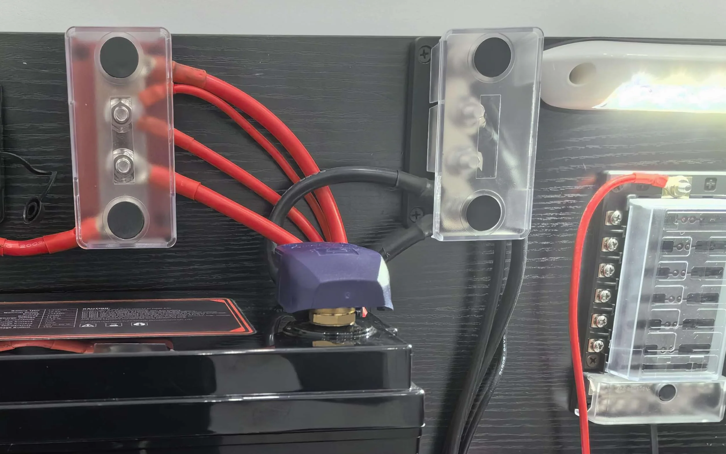 Barre de Bus 300A 12V-48V CC Cuivre Module Robuste 4xM8 Bornes Bloc Distribution Terre avec Couvercle Noir Rouge