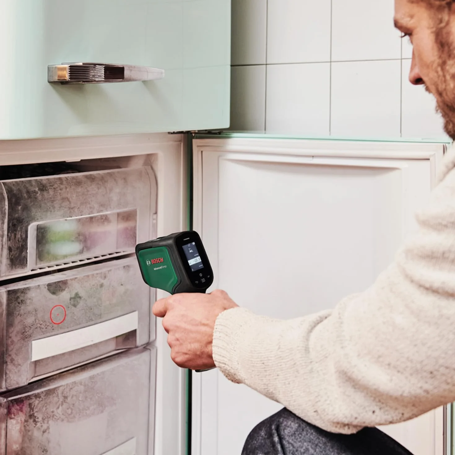 Bosch AdvancedTemp Termo-detektor –30°C–500°C z wykrywaniem pleśni LED