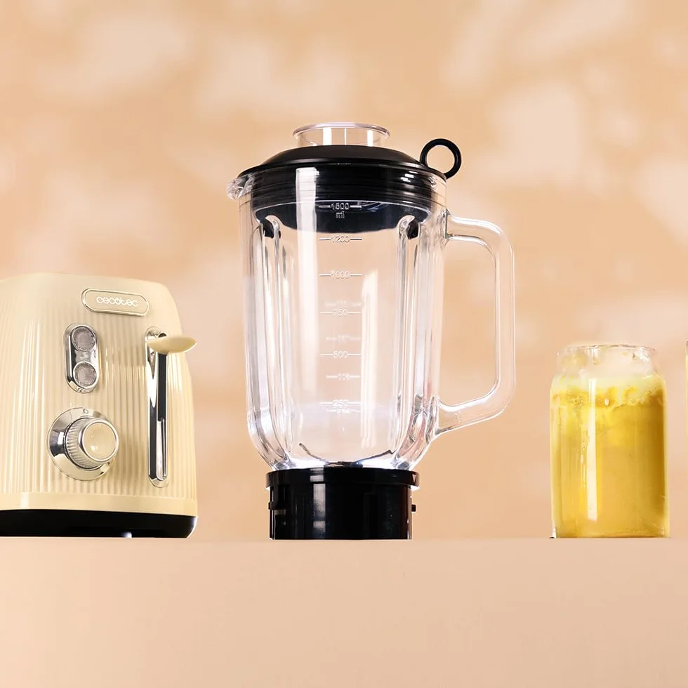 Cecotec Mikser stojący Retro Power Black Titanium RetroYellow, maksymalna moc 1200 W, szklany pojemnik 1,5 l, regulowana prędkość, 4 ostrza z czarną powłoką tytanową, silnik 100% miedziany