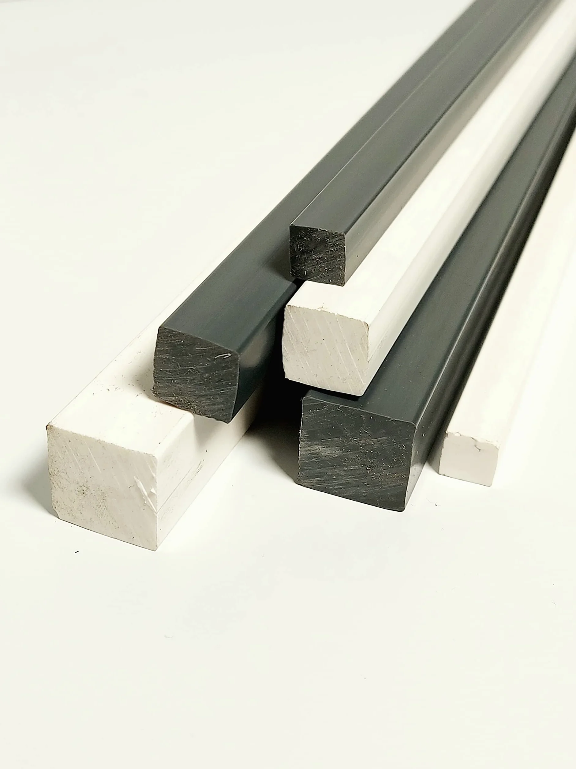 Kwadratowy pręt PCW 30 x 30 szary 1000 mm ALTintec®