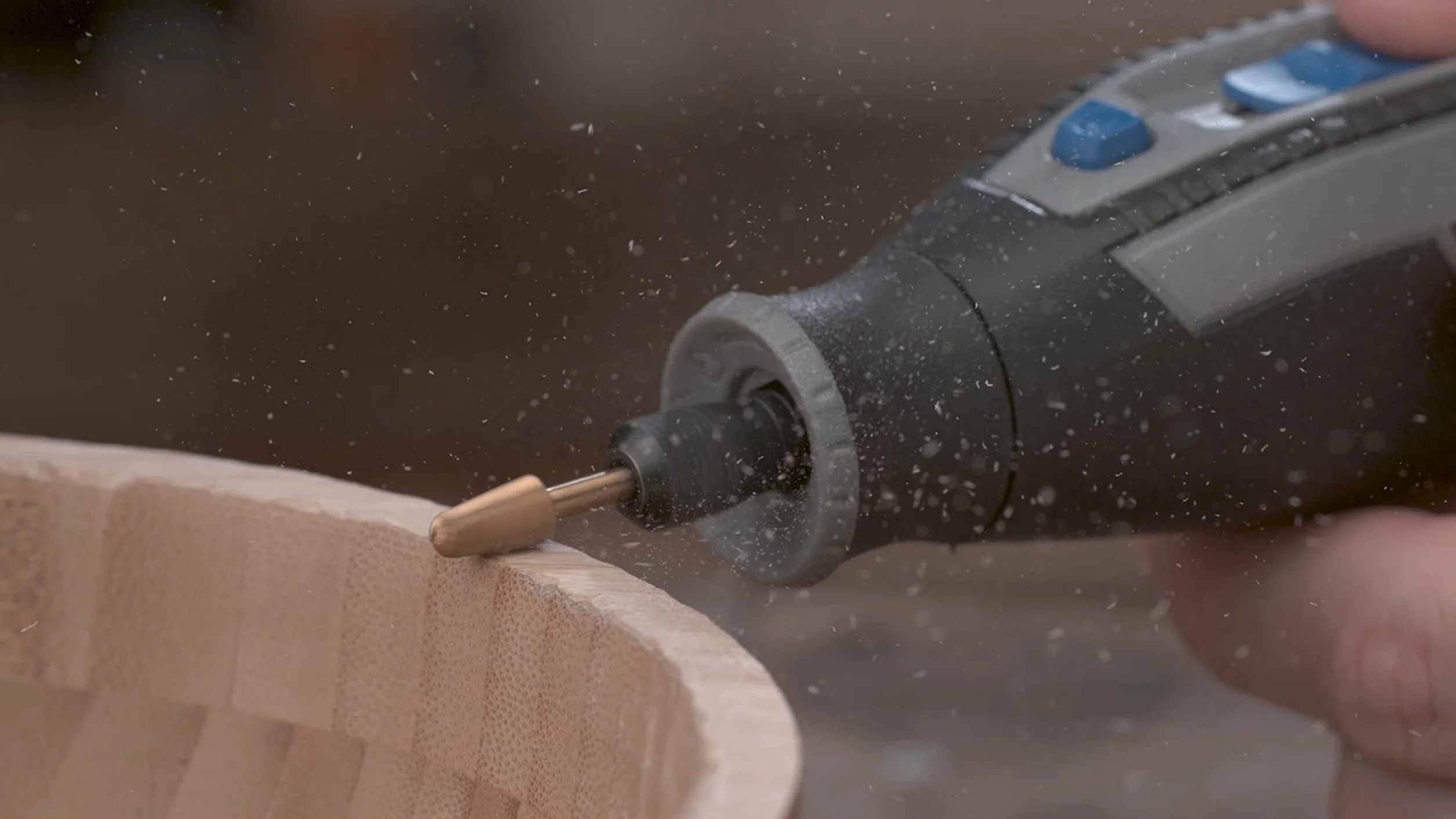 Dremel MAX Wytrzymały frez szybkotnący (117DM) 2 powlekane tytanem wytrzymałe frezy do rzeźbienia i grawerowania, 6,4 mm, maksymalna żywotność