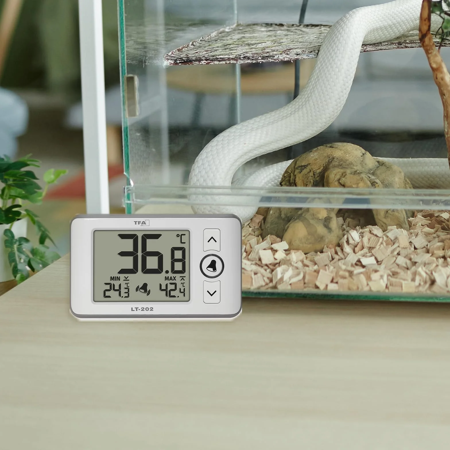 TFA Dostmann Profesjonalny termometr cyfrowy z wodoszczelnym czujnikiem kabla LT202, 30.1052, stałe wyświetlanie wartości maksymalnych i min., alarm temperatury, nadaje się do akwariów/lodówek, biały