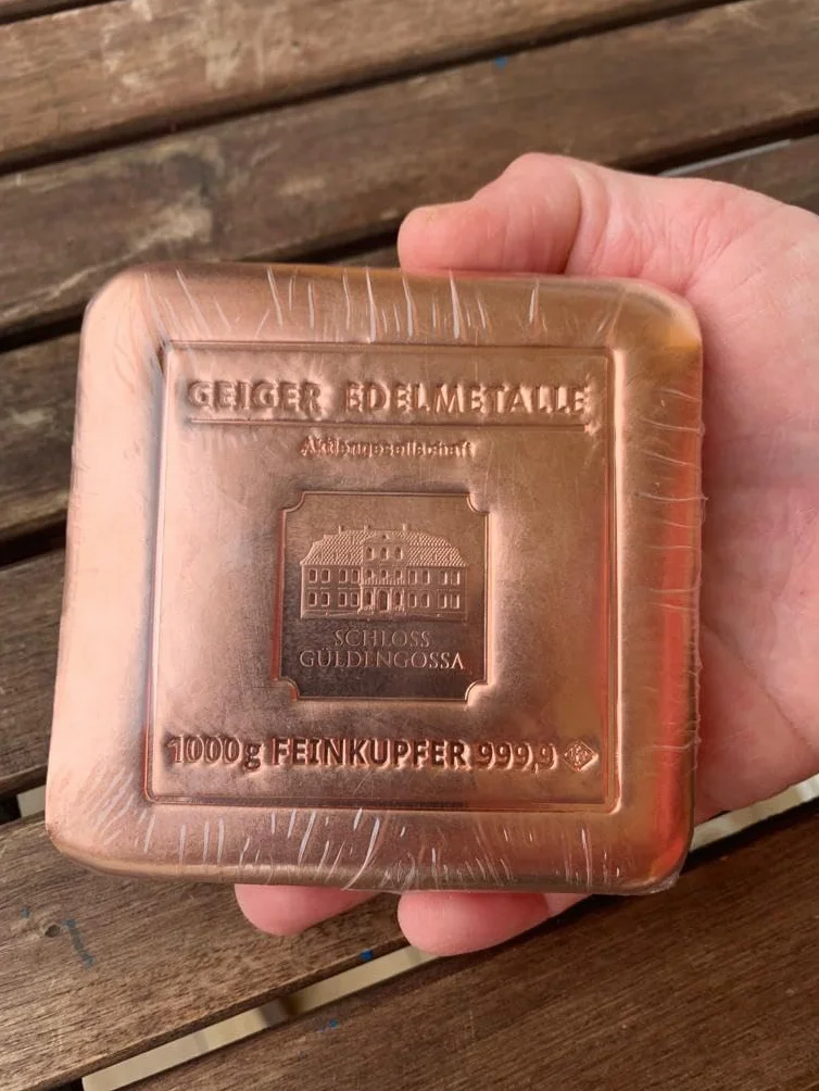 1 kg sztabka miedziana czystość 99,99%. Pięknie wytłoczona w rafinerii Geiger-metale szlachetne, Niemcy.