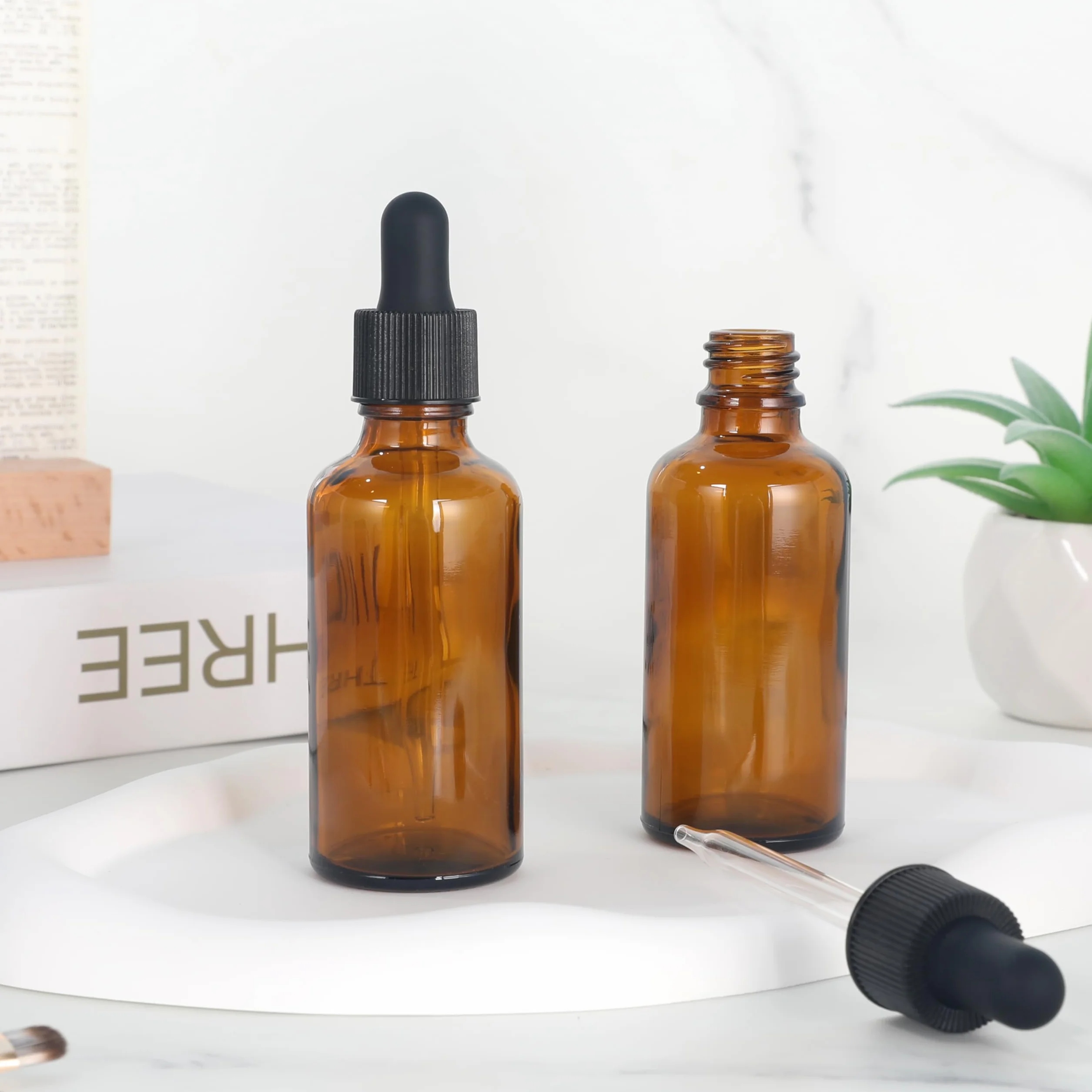 Magic Season Butelki na olejki eteryczne - bursztynowe / 50 ml z zakraplaczem/2 szt