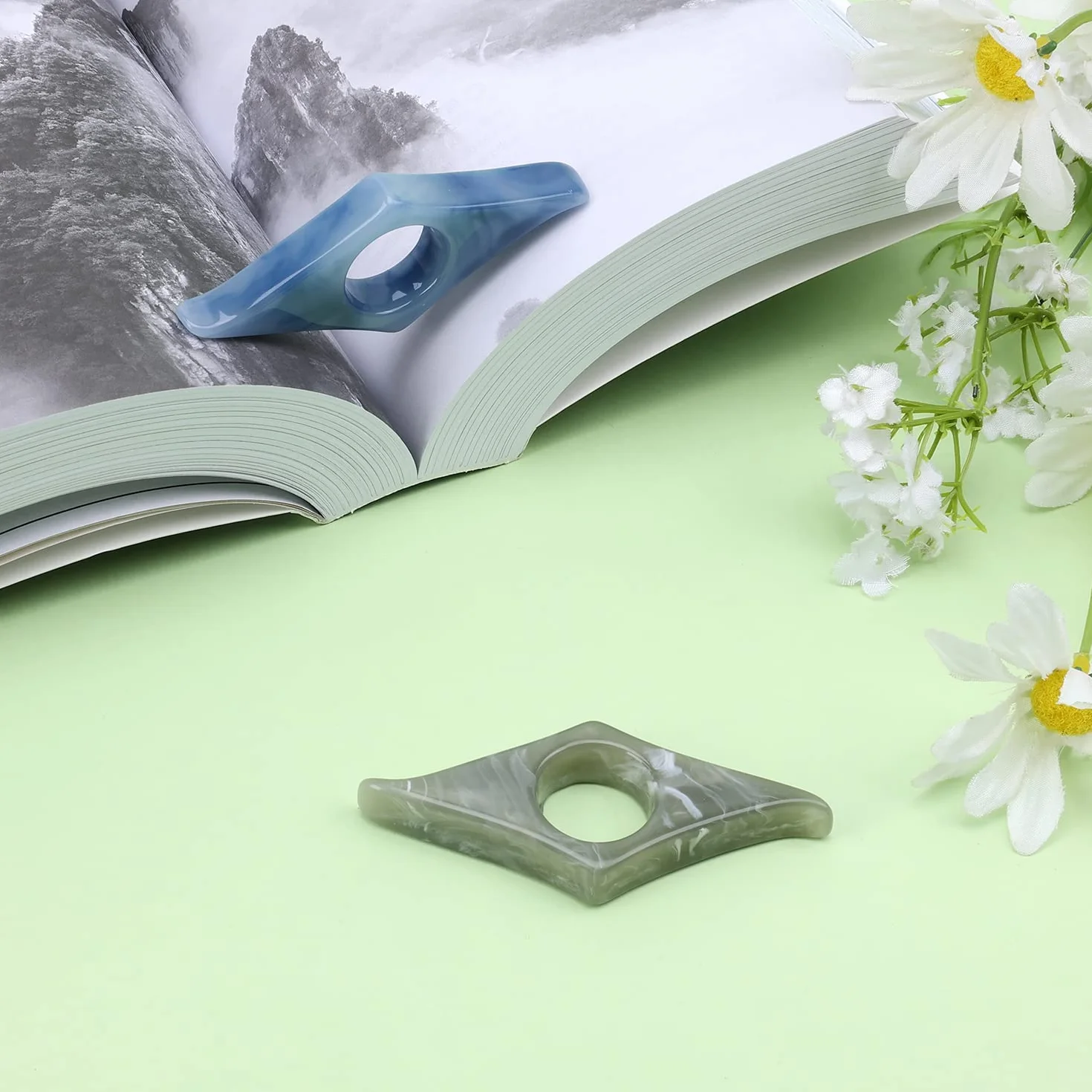 2 szt. Uchwyt na Kciuk do Czytania, Thumb Bookmark Holder Uchwyt Strony na Kciuk Akcesoria do Czytania Ksiazek dla Milosników Czytania Ksiazek Studentów Nauczycieli (Niebieski, Zielony)