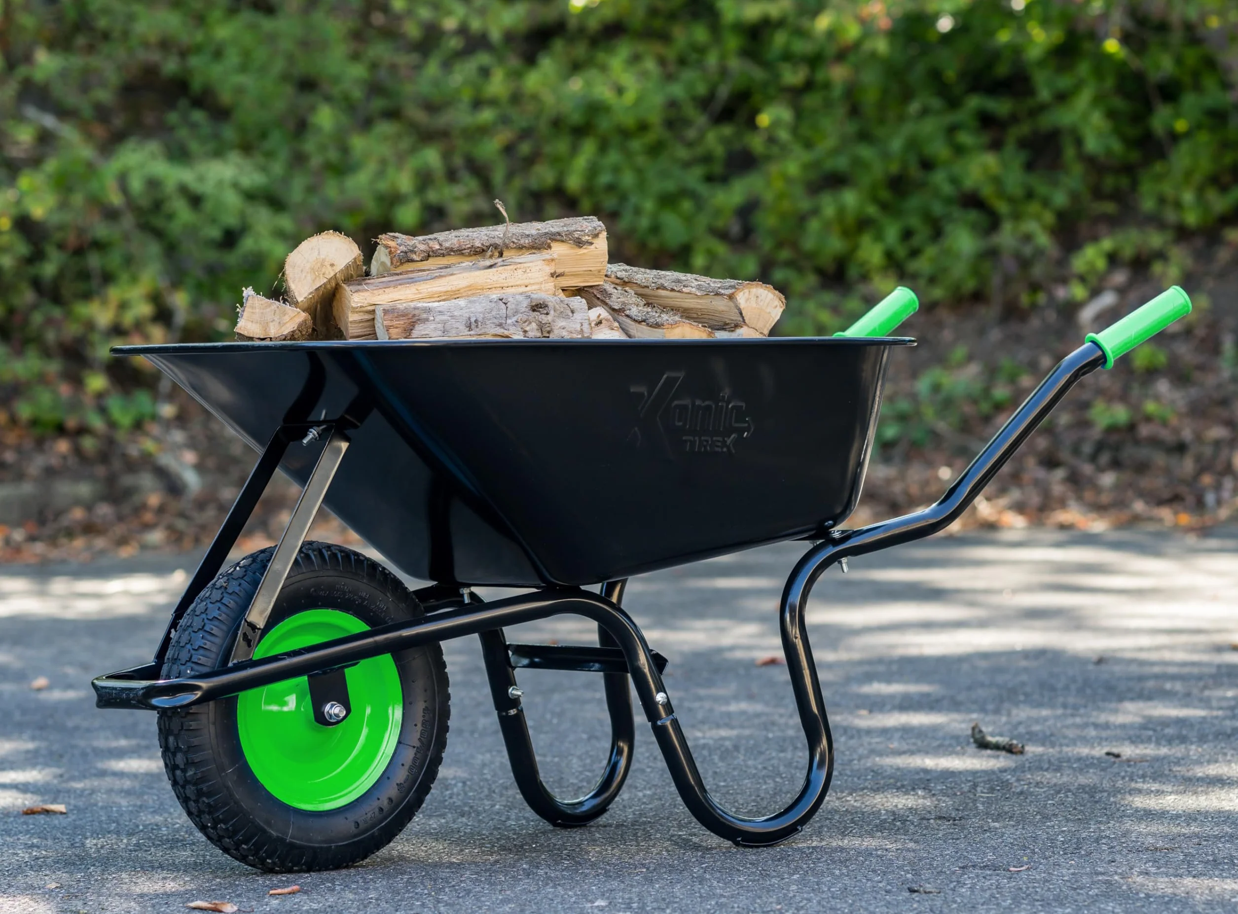 TIREX by Xonic® taczka ze stalową felgą – ocynkowana wanna do 250 kg/ 100 l – solidne wykonanie do ogrodu i na budowę – wózek przesuwny z kółkiem pneumatycznym (koło pneumatyczne,