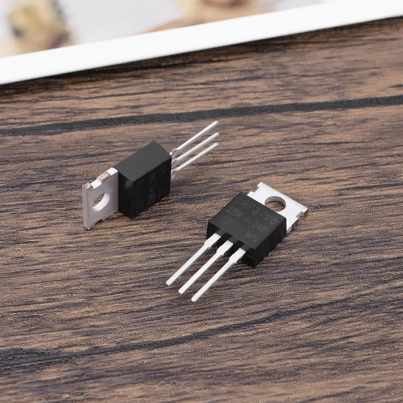 MOSFET IRF3708 N-Channel Power Tranzystor TO220 30V 62A