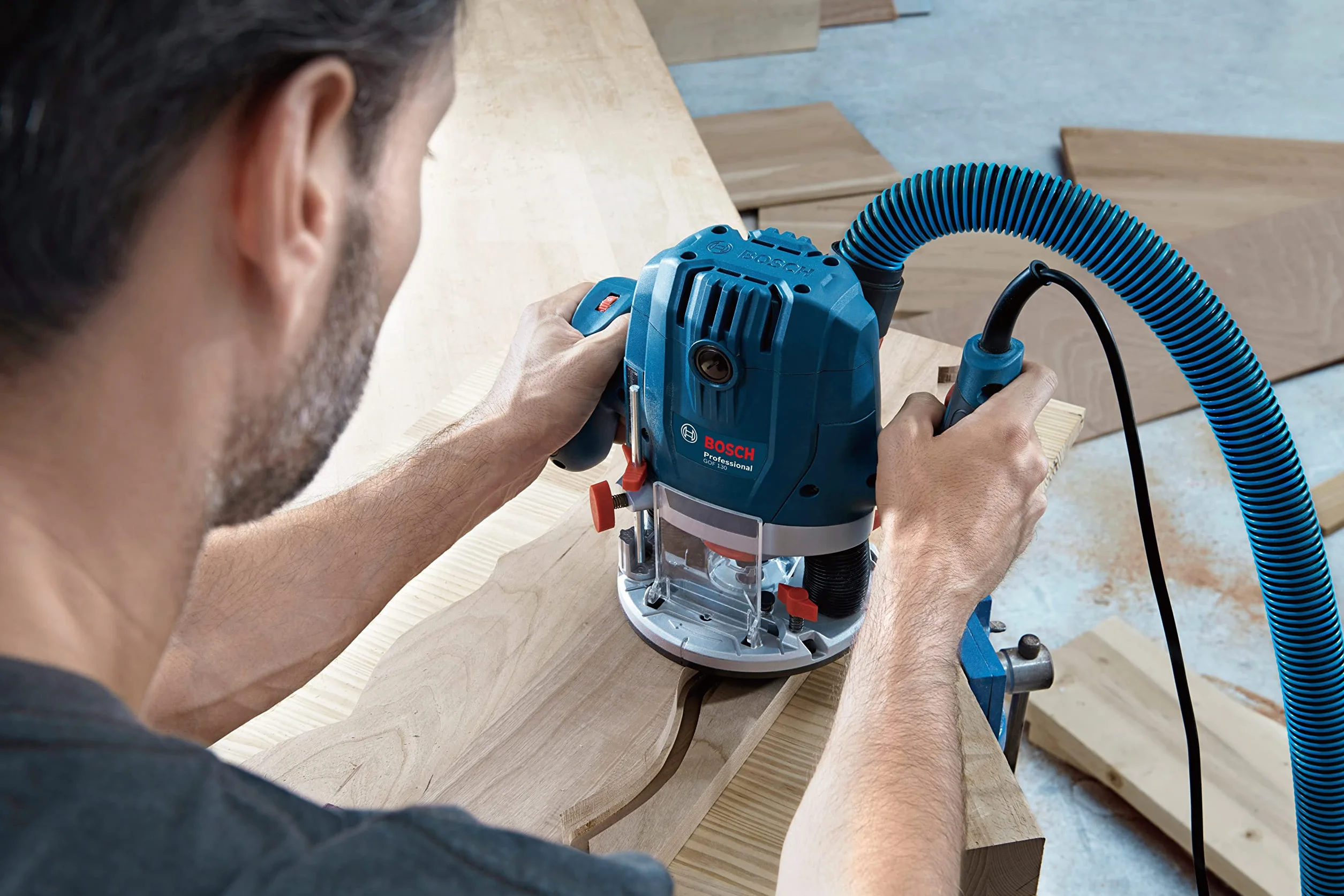 Bosch Professional GOF 130 frezarka górnowrzecionowa
